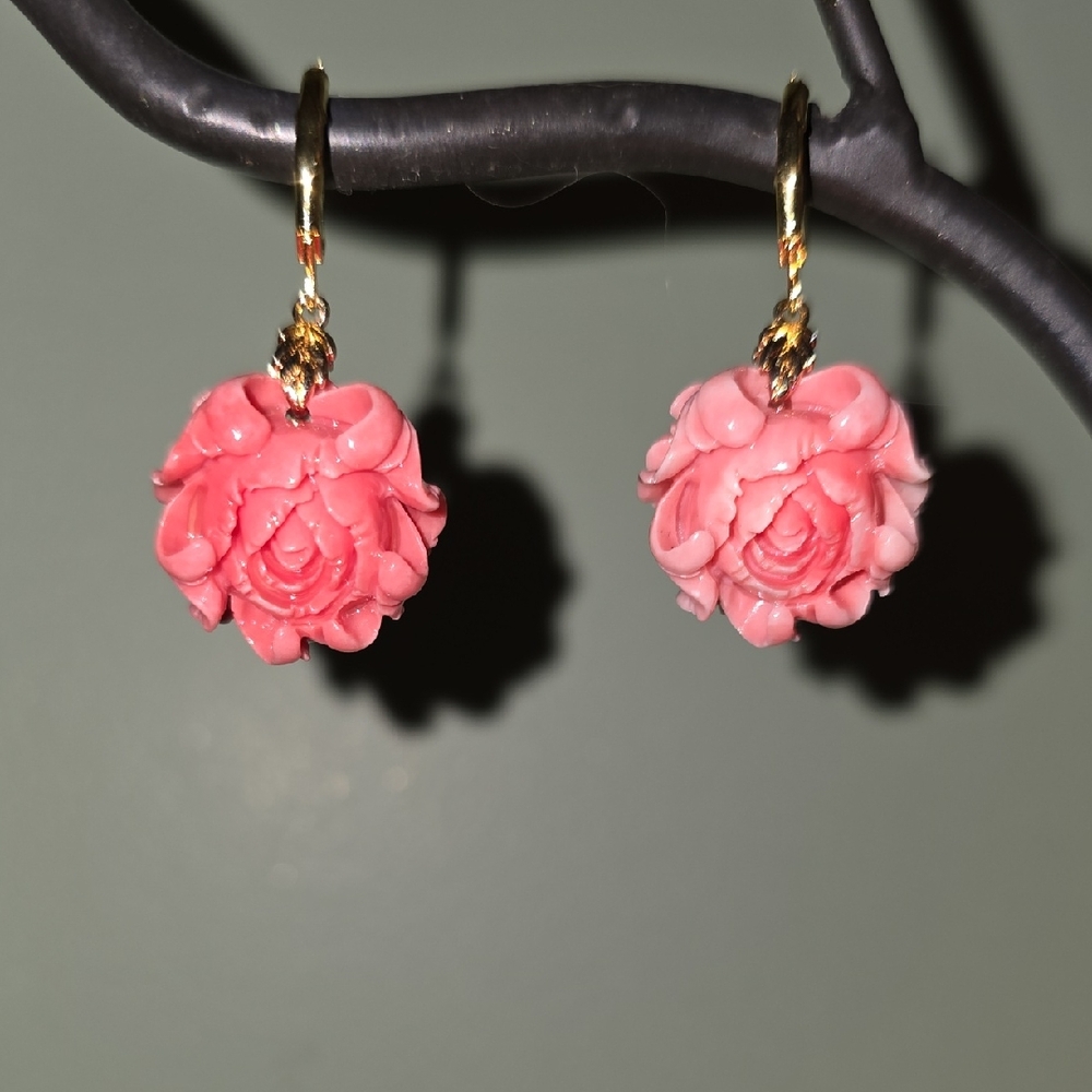 Carved Pink Faux Coral Earrings 14 kt Gold Plated NWT Nice For Valentines